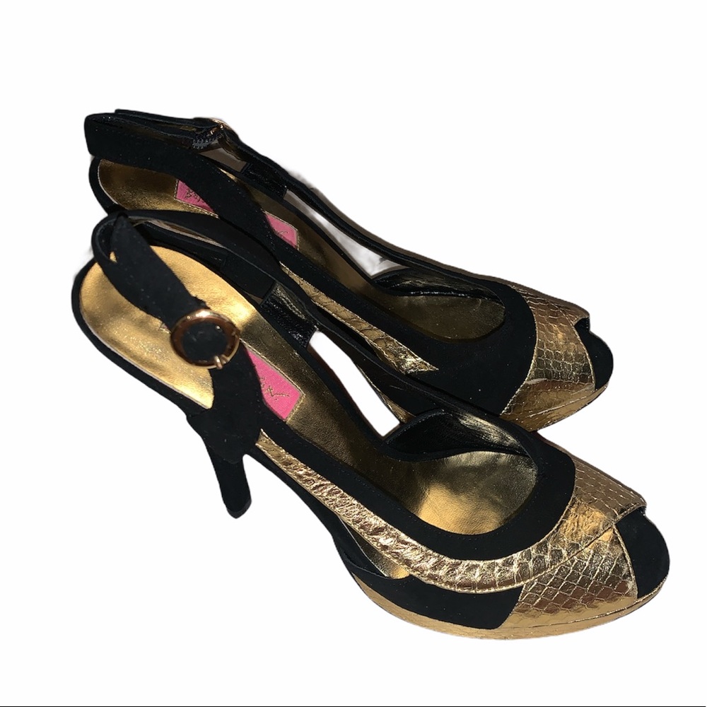 Betsey Johnson sz 7.5 black gold retro heels